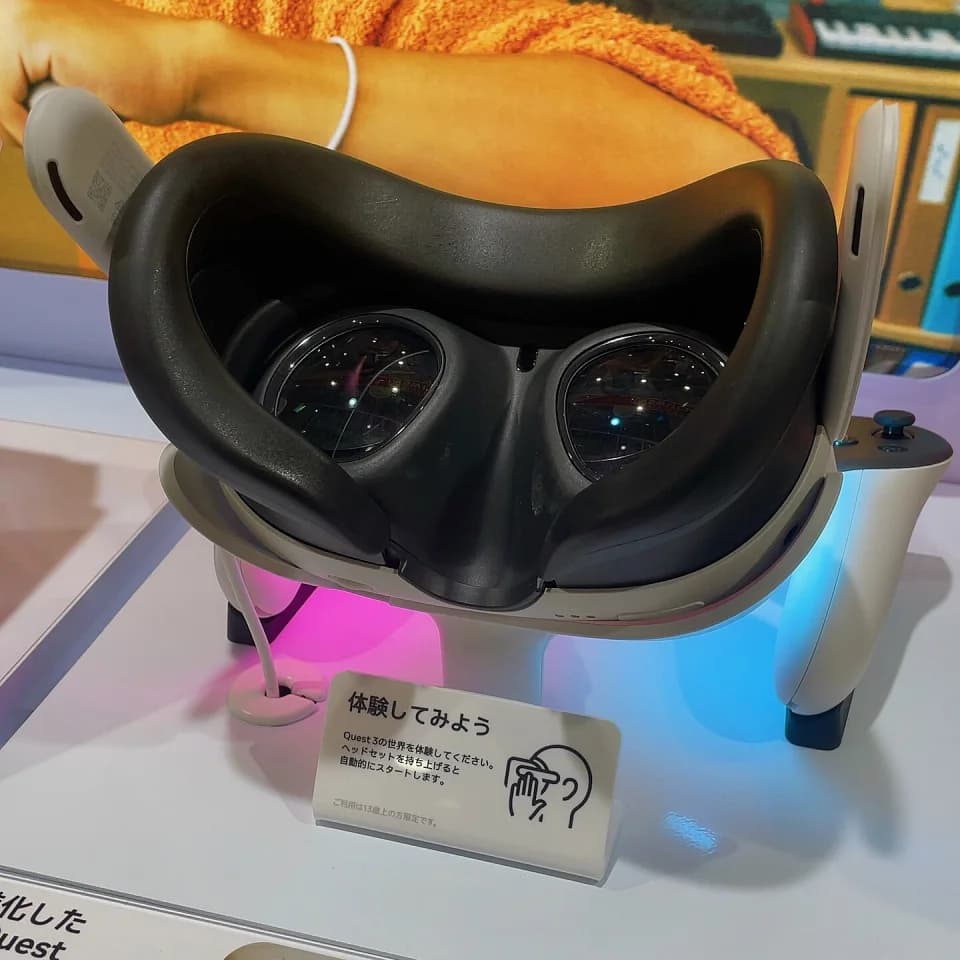 The inside of a Meta Quest 3 with its two pancake lenses.