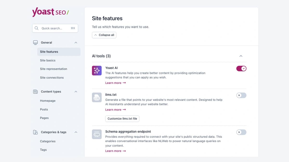 Màn hình Site features của Yoast SEO 28.8 chạy thật trên WordPress 7.1.3, với llms.txt và Schema aggregation endpoint